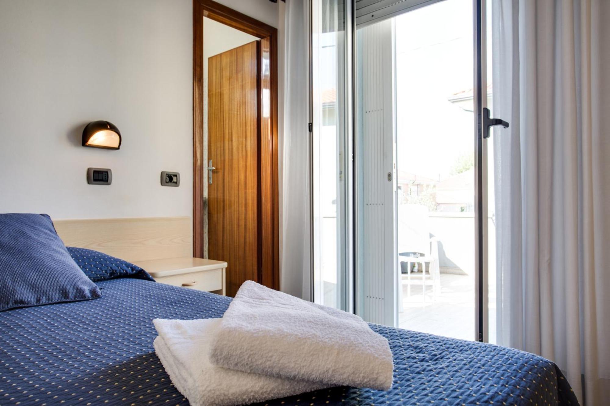 Hotel Villa Dei Gerani Rimini Buitenkant foto