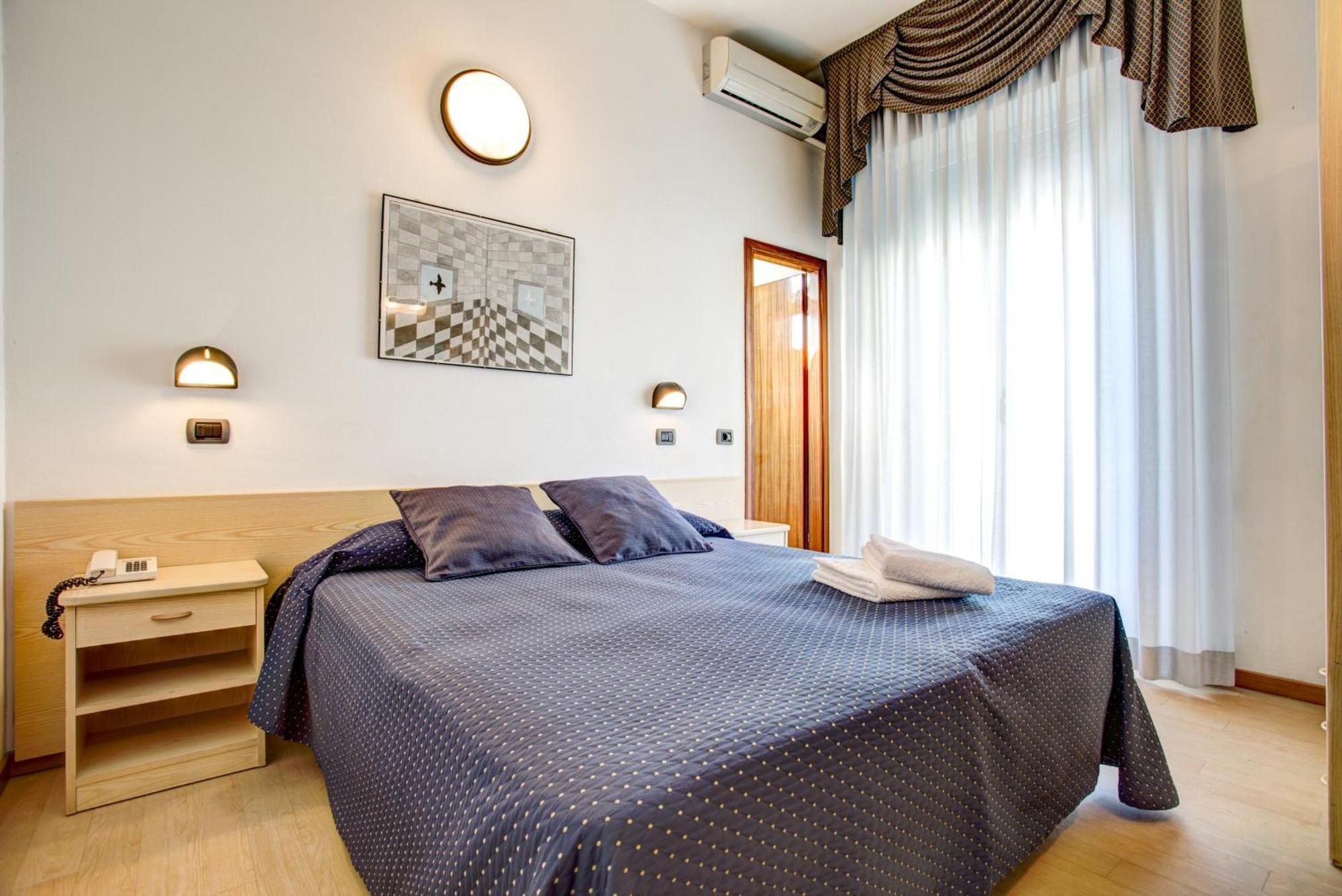 Hotel Villa Dei Gerani Rimini Buitenkant foto