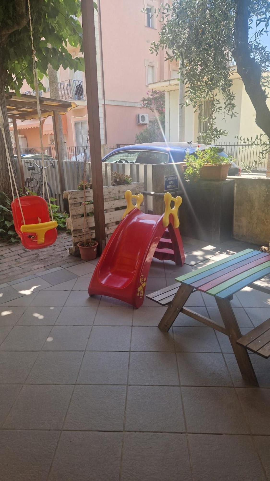 Hotel Villa Dei Gerani Rimini Buitenkant foto