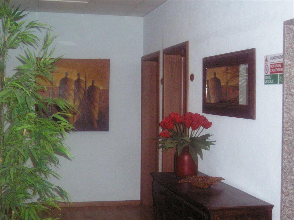 Hotel Villa Dei Gerani Rimini Buitenkant foto