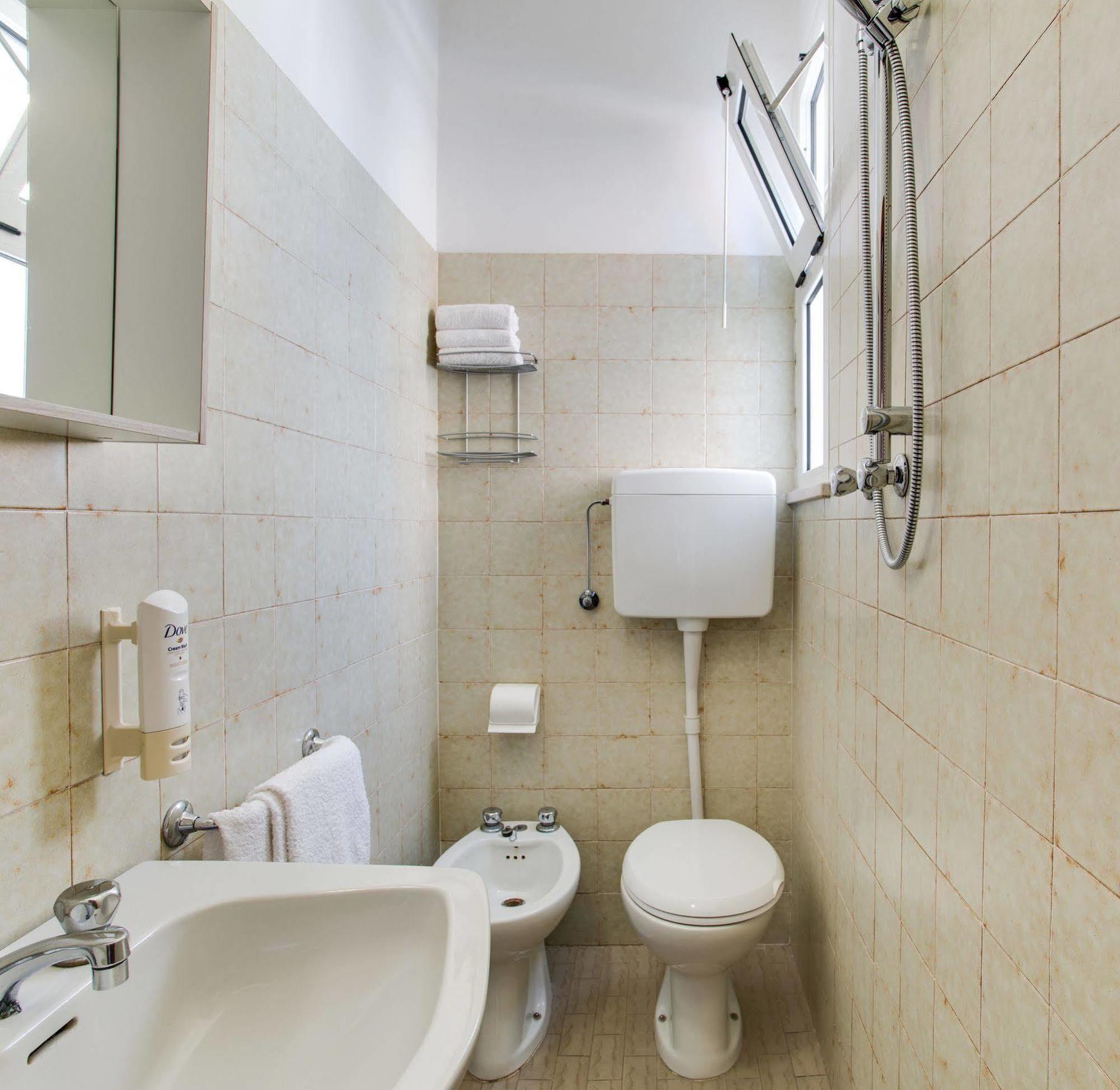 Hotel Villa Dei Gerani Rimini Buitenkant foto