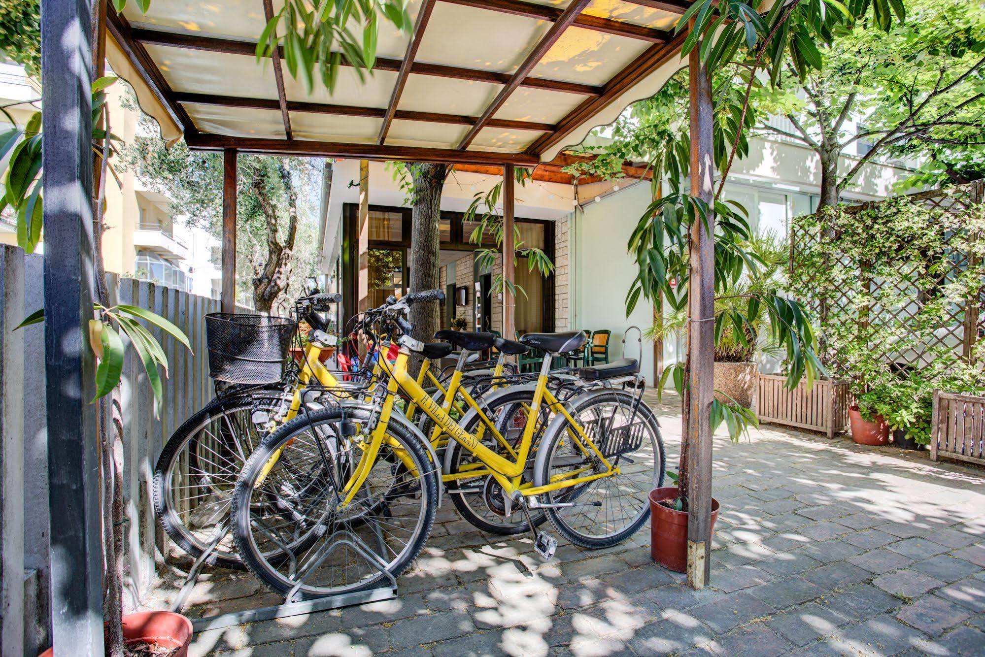 Hotel Villa Dei Gerani Rimini Buitenkant foto