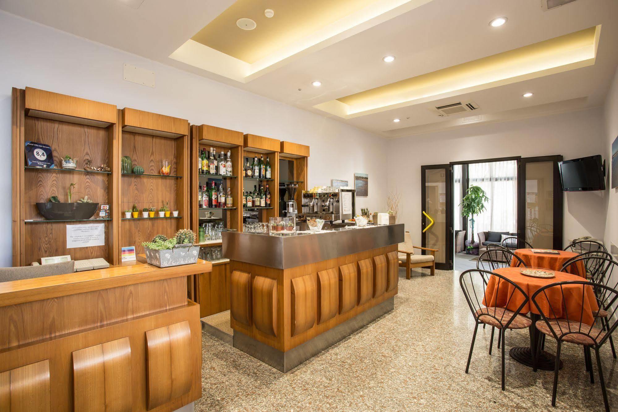 Hotel Villa Dei Gerani Rimini Buitenkant foto